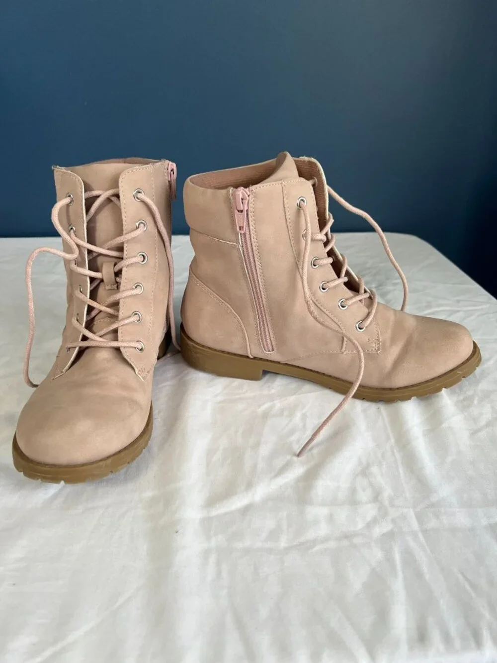 Adult/Child Place Side Zipper and Laced Up Boots Size 5- Pink
